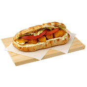 Pinsetta with breaded chicken, Gouda cheese, chicken sauce, tomato and lollo lettuce.